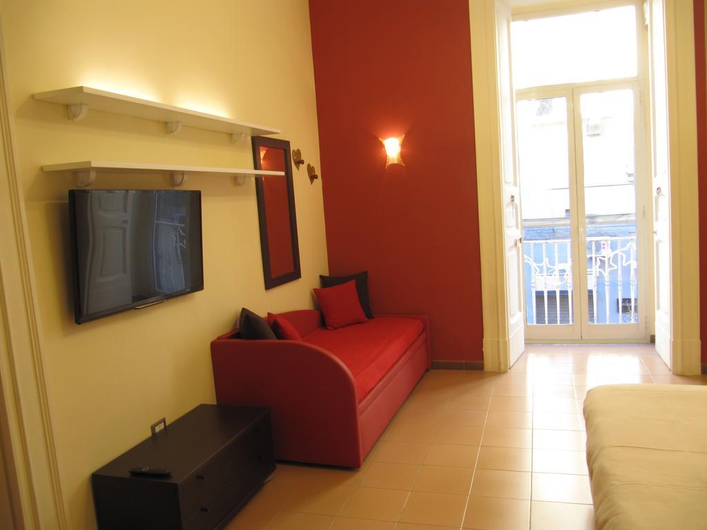 Duomo 89 Bed & Breakfast Наполи Стая снимка